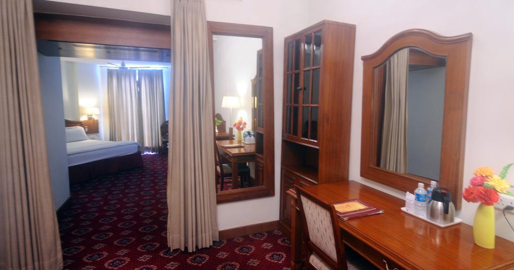 Hotel Jaipur Palace Ruang foto