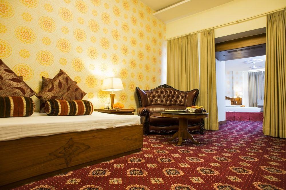 Hotel Jaipur Palace Bagian luar foto