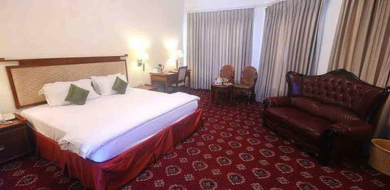Hotel Jaipur Palace Bagian luar foto