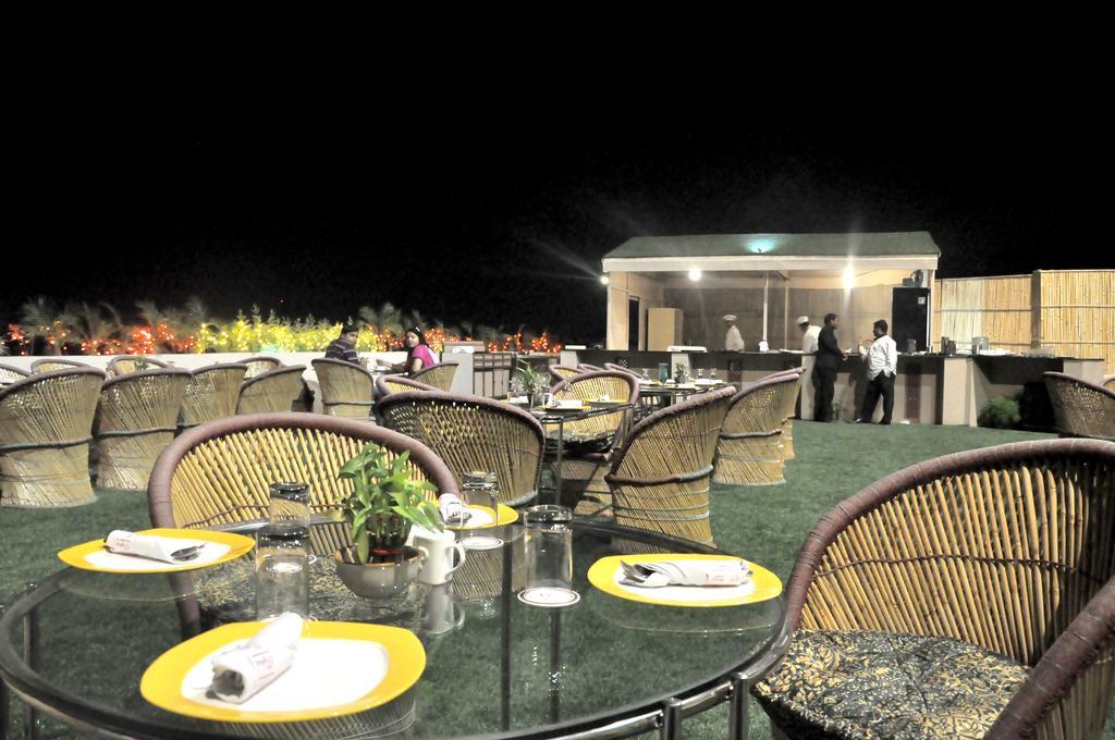 Hotel Jaipur Palace Bagian luar foto