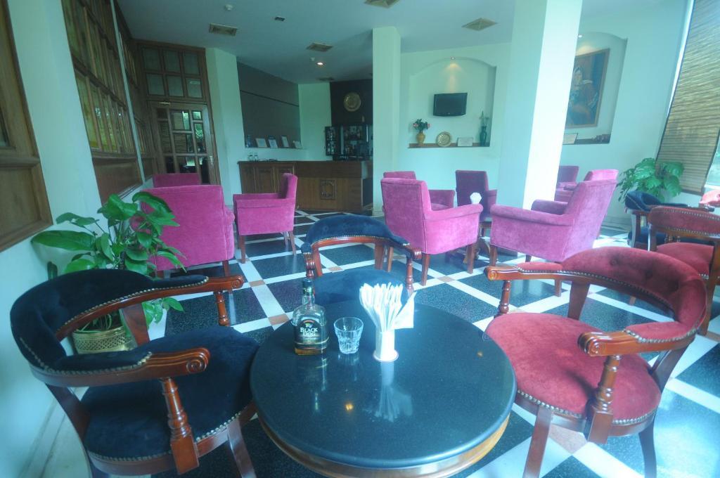 Hotel Jaipur Palace Bagian luar foto