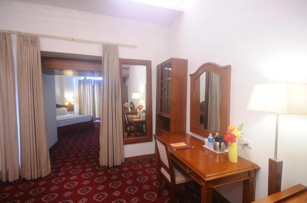 Hotel Jaipur Palace Bagian luar foto